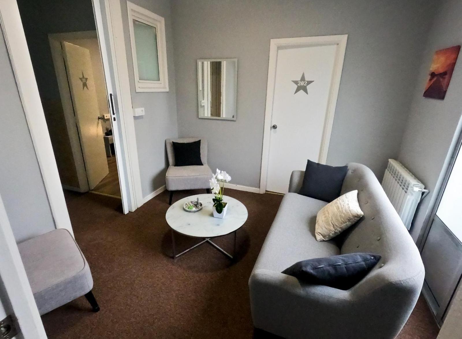 W14 Hostales Vigo Extérieur photo
